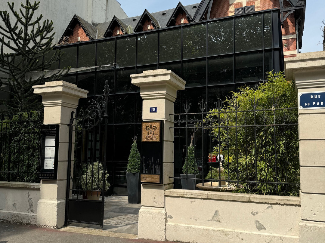 德卡瑞庄园酒店主图
