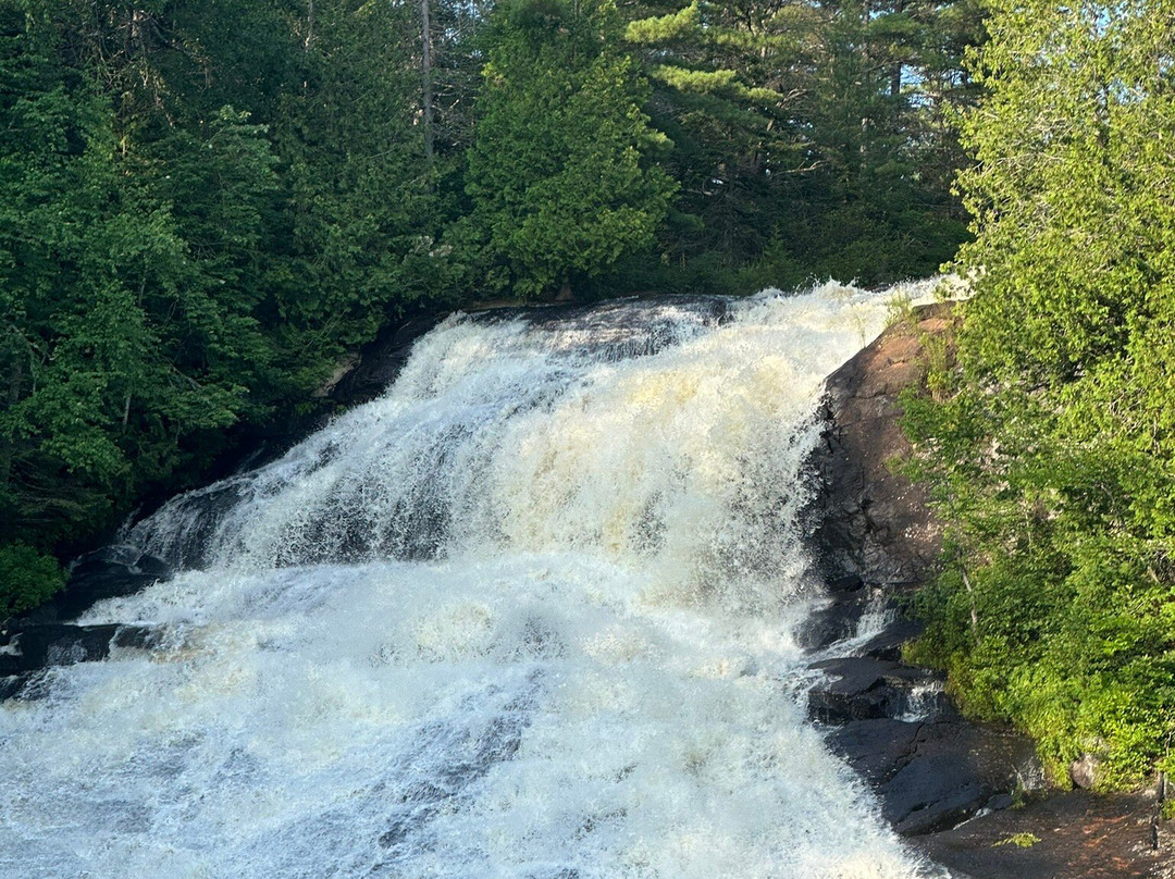 Algonquin's Edge Resort主图