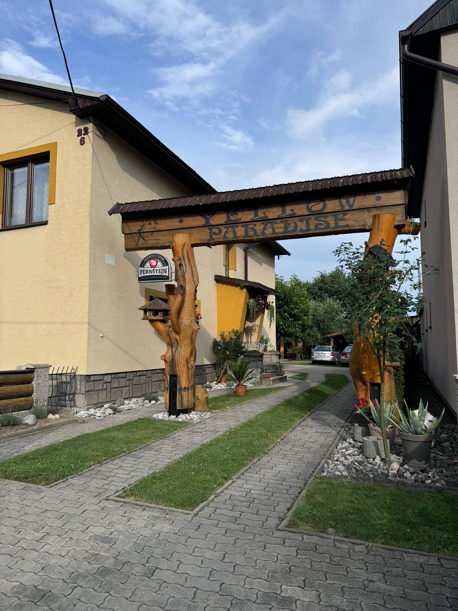Yellow Paradise House-官方