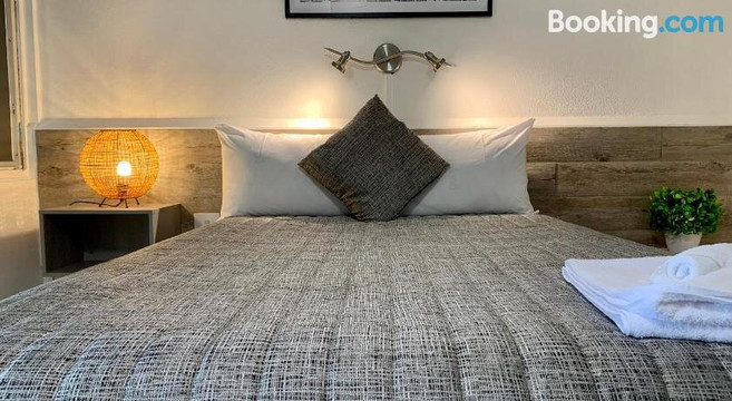 Y汽车旅馆金格洛伊主图