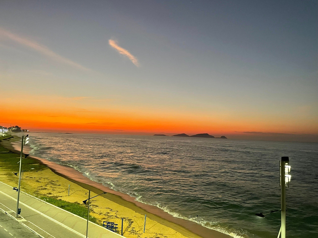 Praia dos Cavaleiros景点图片