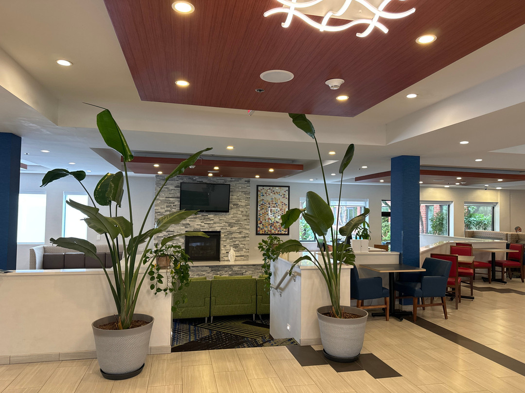 Holiday Inn Express Naperville By IHG主图