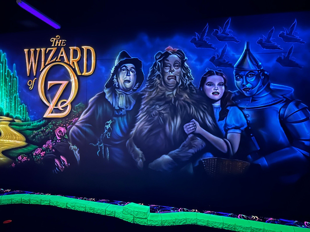 Putz n Glo Black Light Mini Golf-拉皮德城必去景点