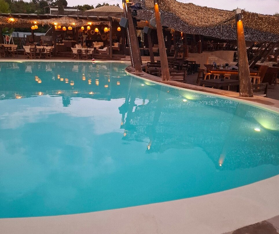 KOA Beach Pool Bar景点图片
