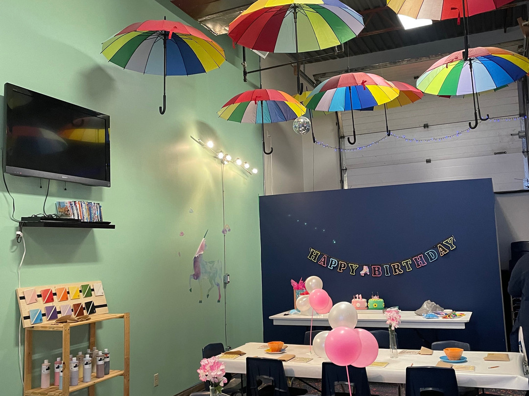 Color Me Mine-莱斯布里奇必去景点