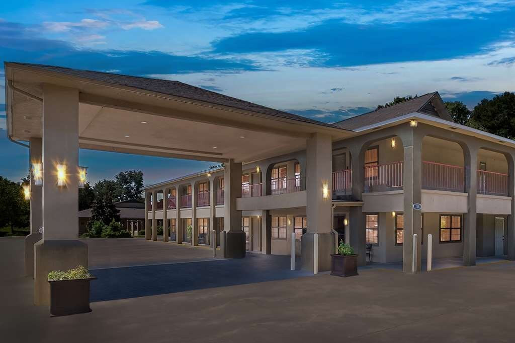 Best Western Delhi Inn主图