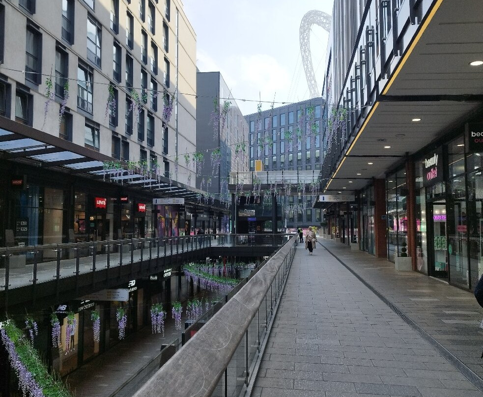 伦敦折扣购物村景点图片