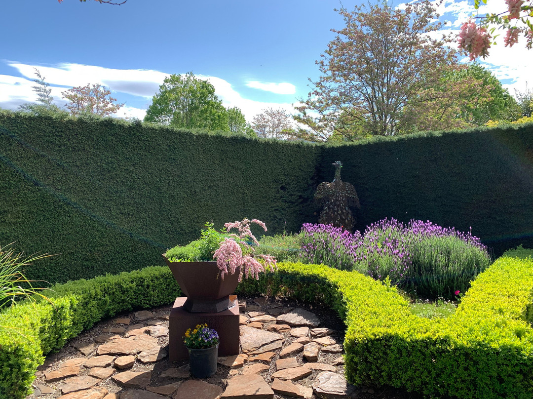 High Country Gardens, Gallery and Maze-Goughs Bay必去景点