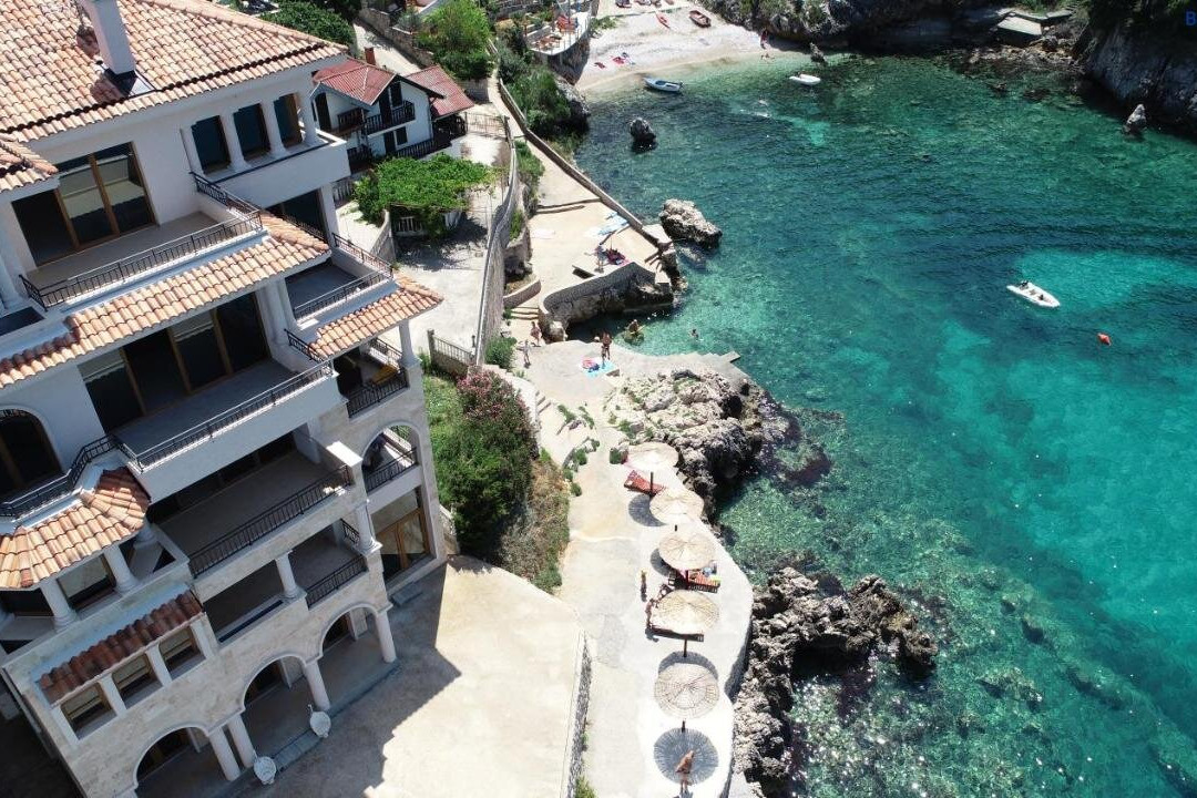 滨海里贾纳酒店