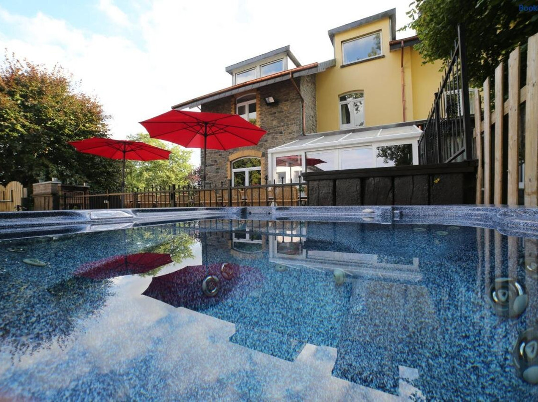 Dolce Villa Pool and Wellness