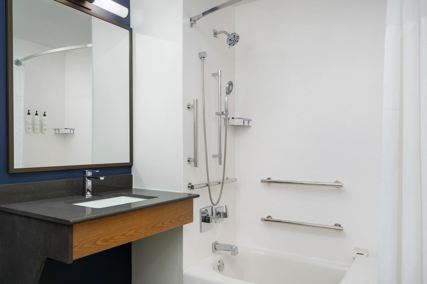 Fairfield Inn & Suites Birmingham Bessemer-浴室