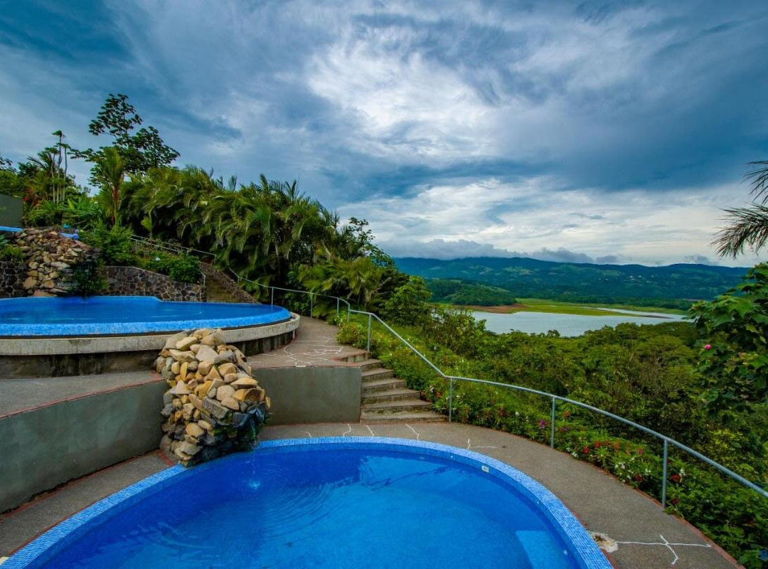 Lake Arenal Condos