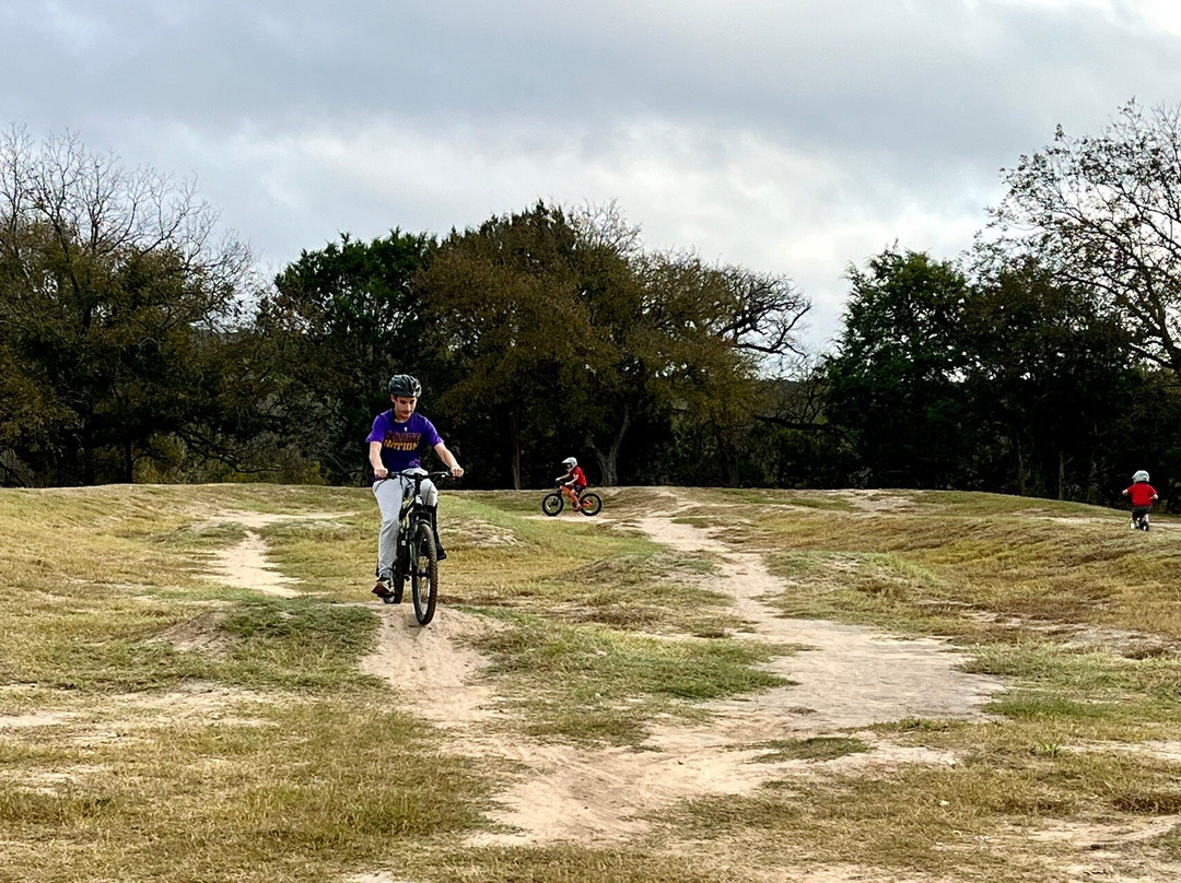 Dinosaur Valley RV Park-Glen Rose必去景点