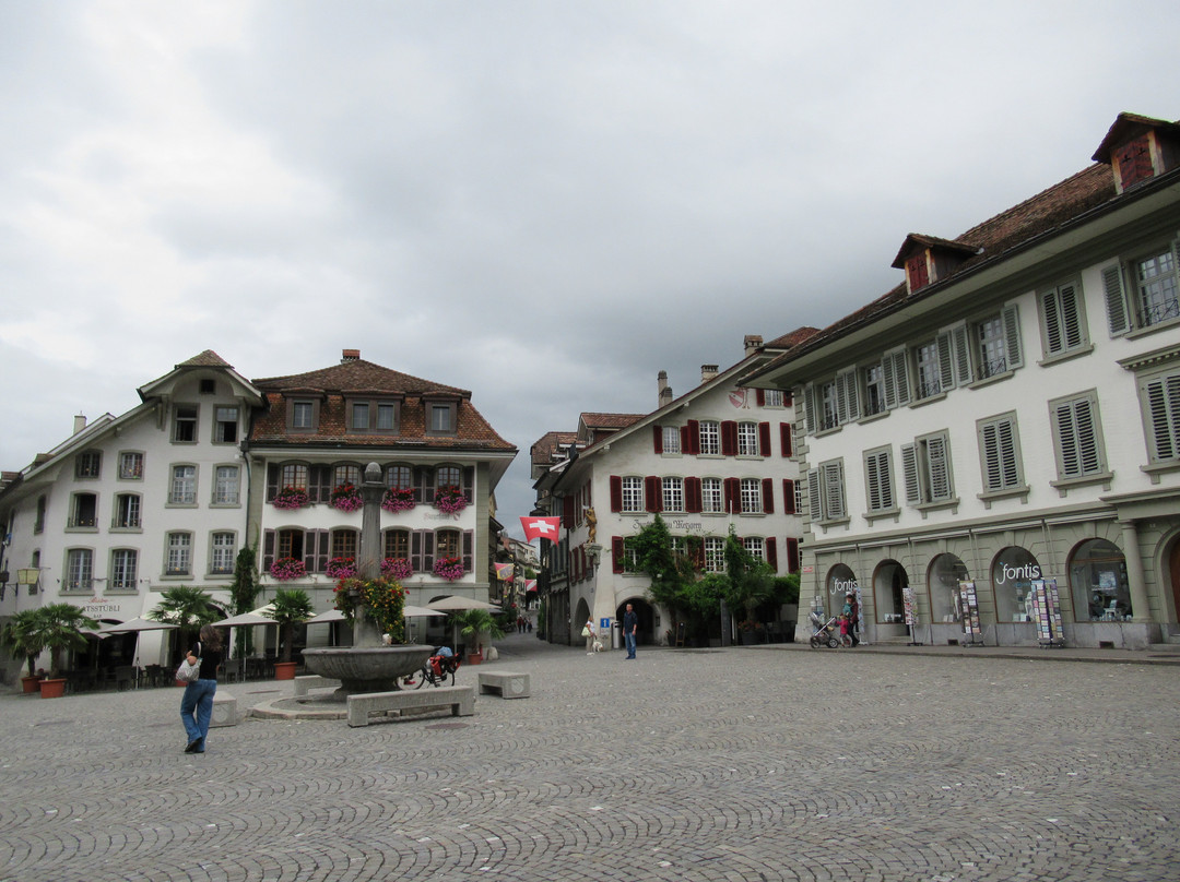 Rathausplatz-图恩必去景点