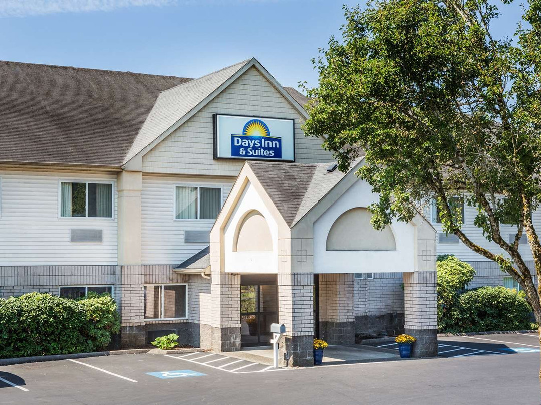 Days Inn & Suites by Wyndham Vancouver