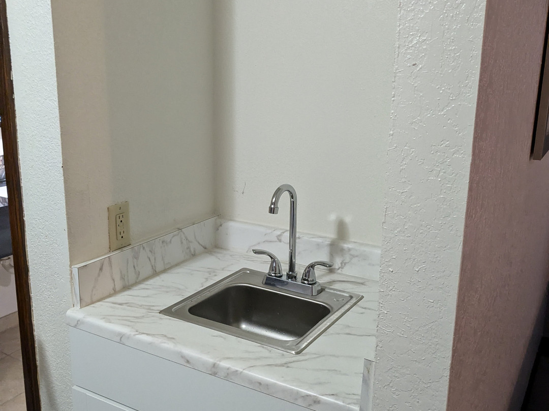 Suburban Studio Kansas City Airport North主图