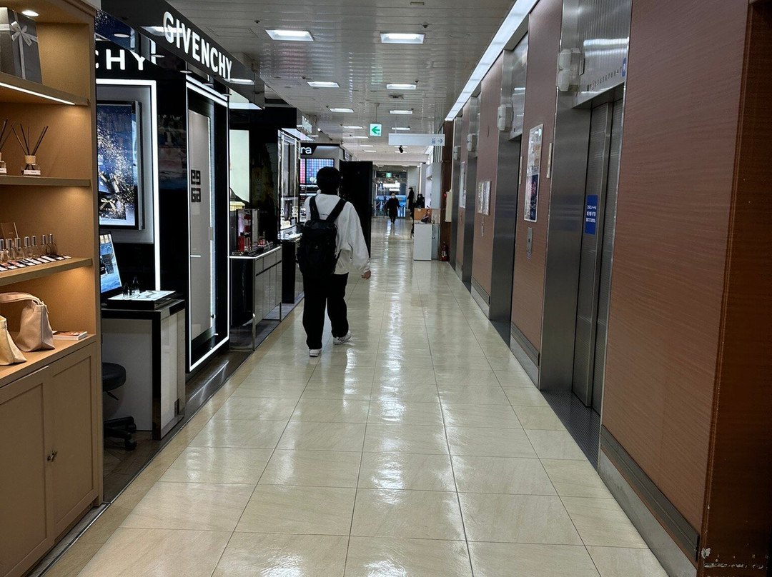 京王百货新宿店-Nishishinjuku必去景点