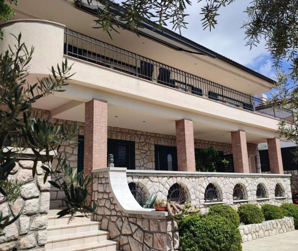 Biuk Apartments