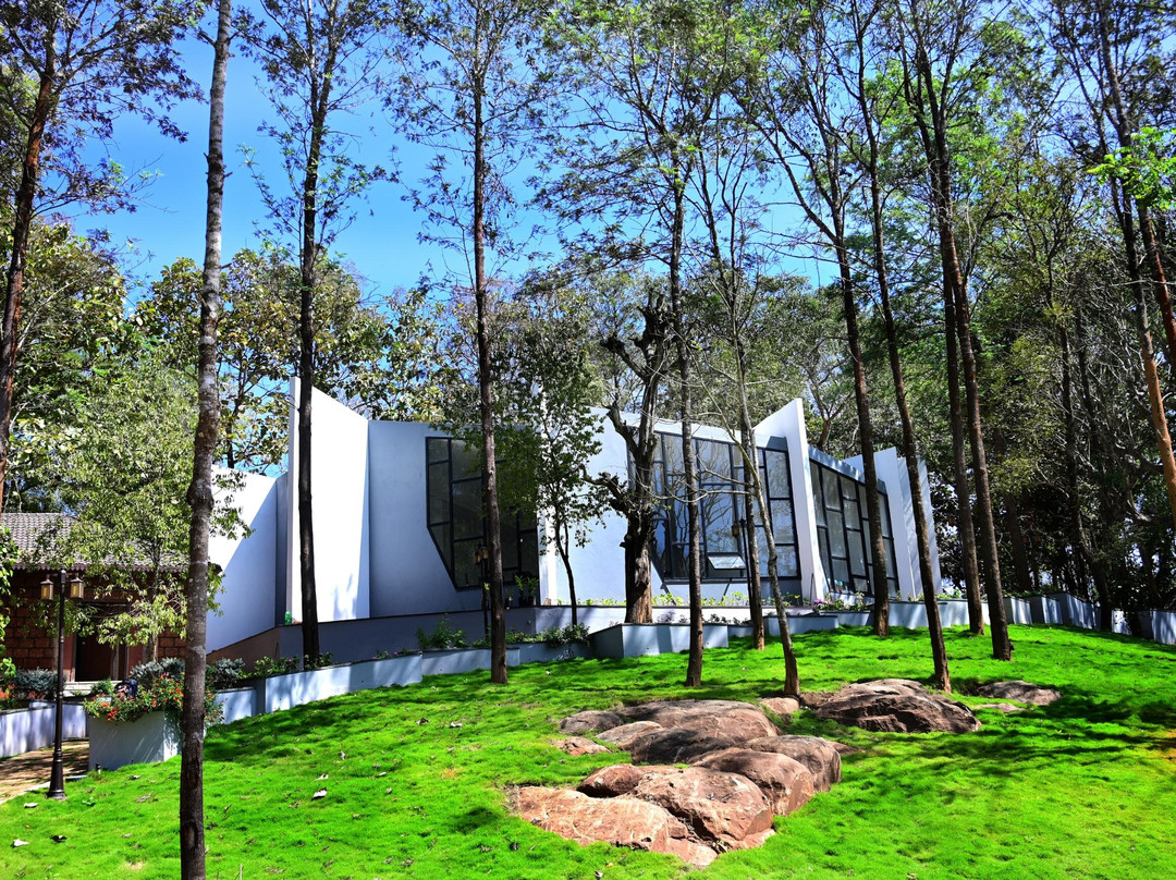 TGI Redolent Resort & Spa