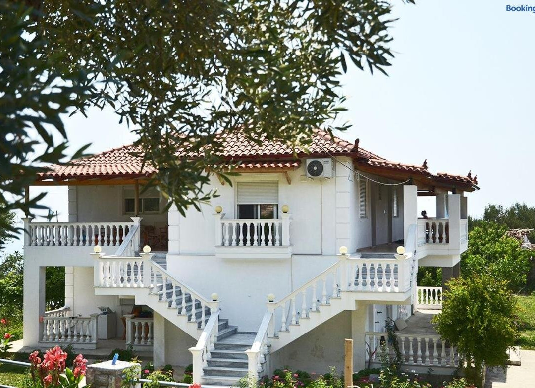 Helen Apartments