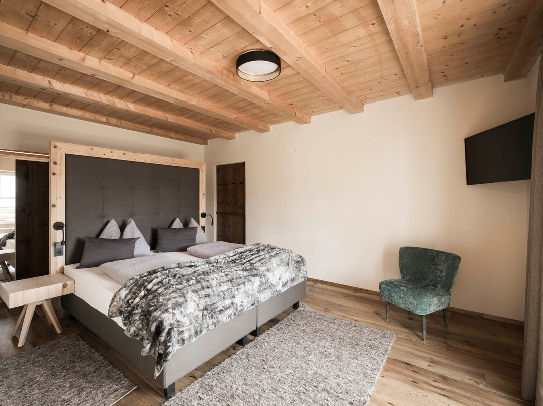 Presulis Hideaway Apartments & Restaurant主图