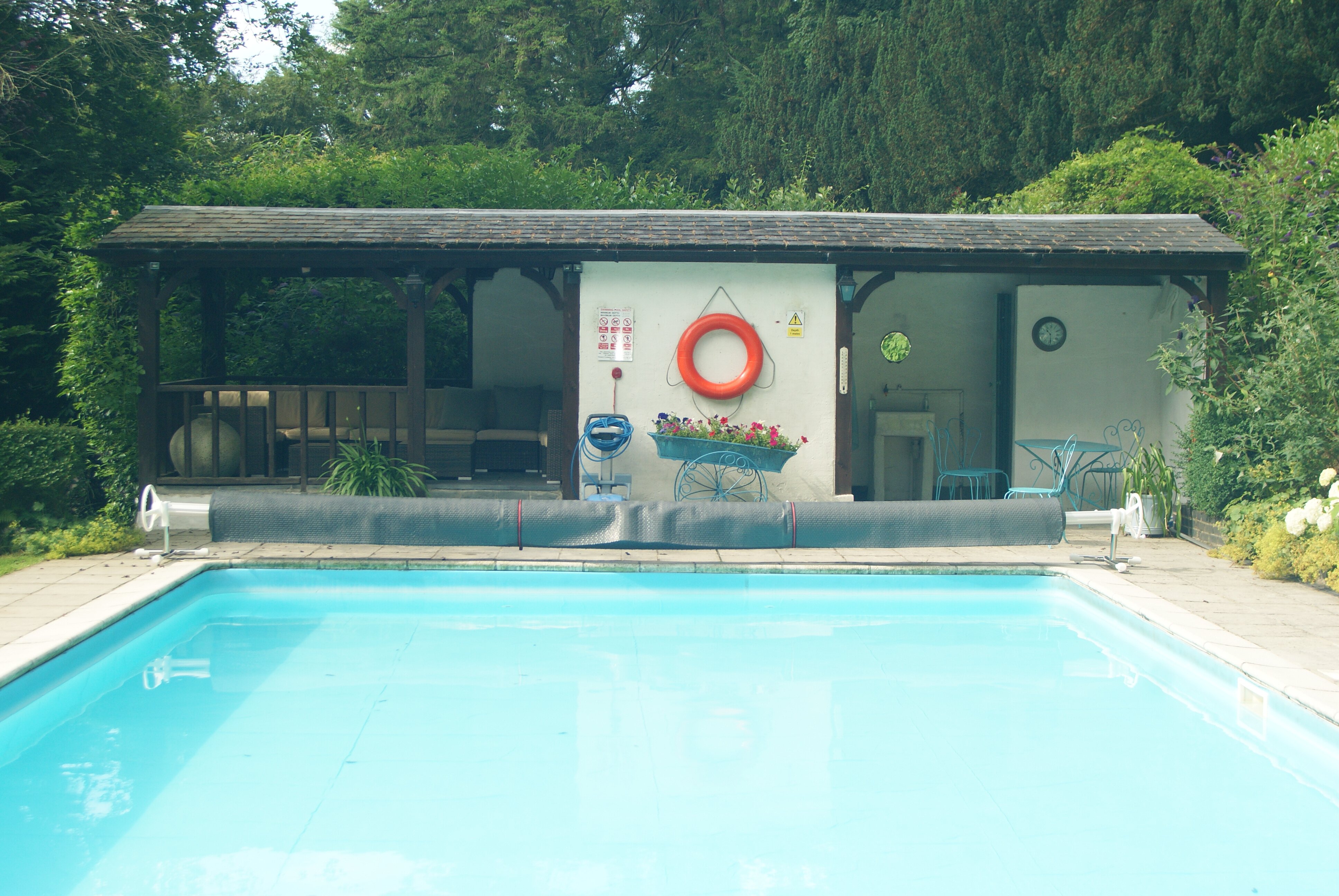 Cwrt Mawr Mansion Bed & Breakfast-泳池