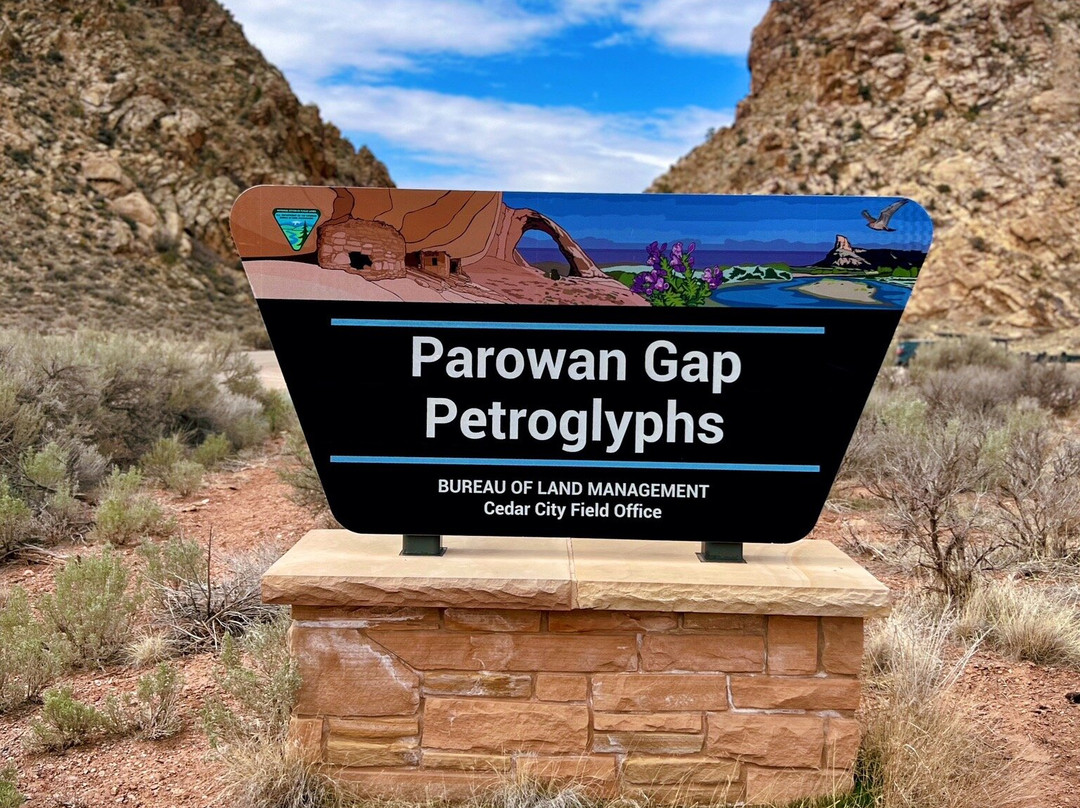 Parowan Gap Petroglyphs-Parowan必去景点