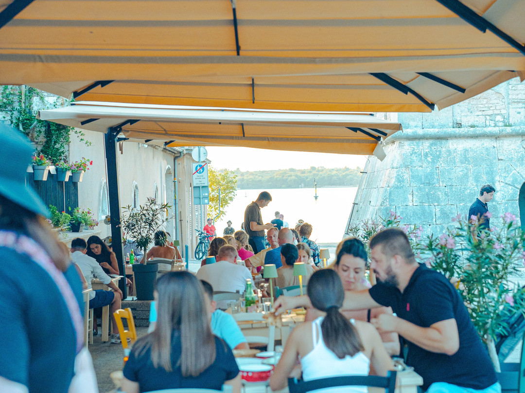 Valli Trattoria