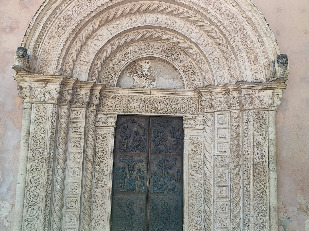 Basilica di San Cesidio e Rufino