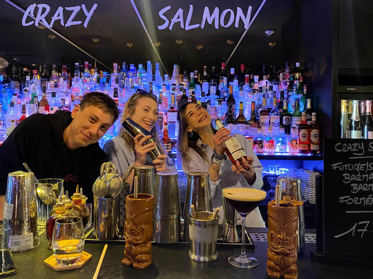 Cours De Cocktails Au Crazy Salmon-里昂必去景点