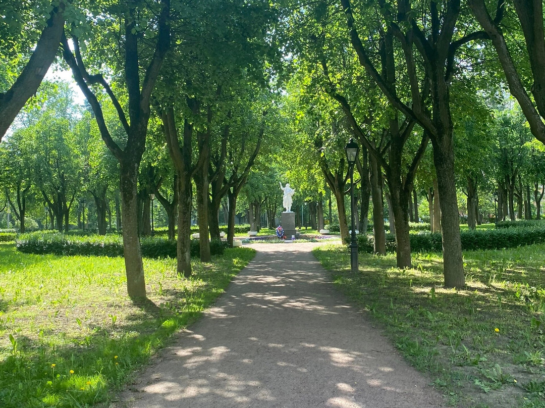 Monument to the Liberator Soldiers景点图片