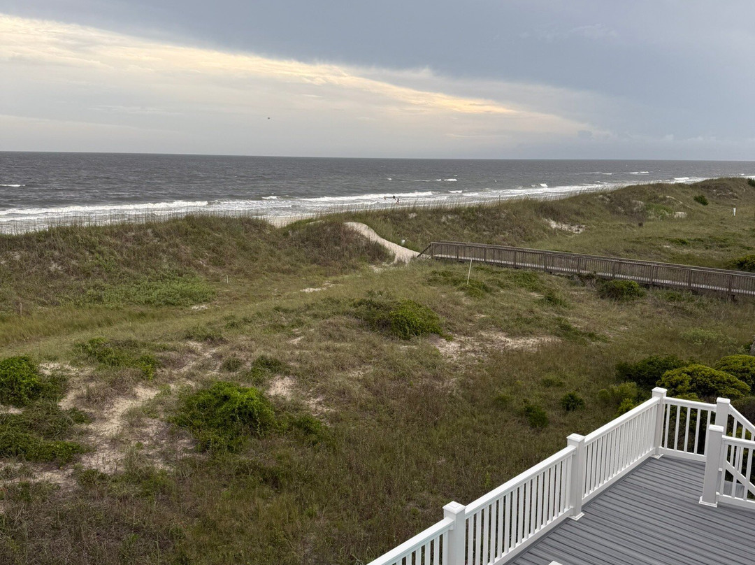 Oak Island Beach景点图片