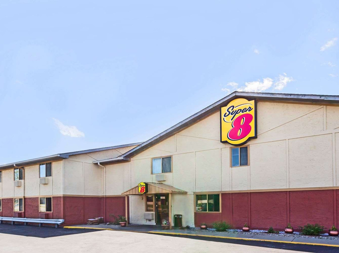 Super 8 By Wyndham Merrillville
