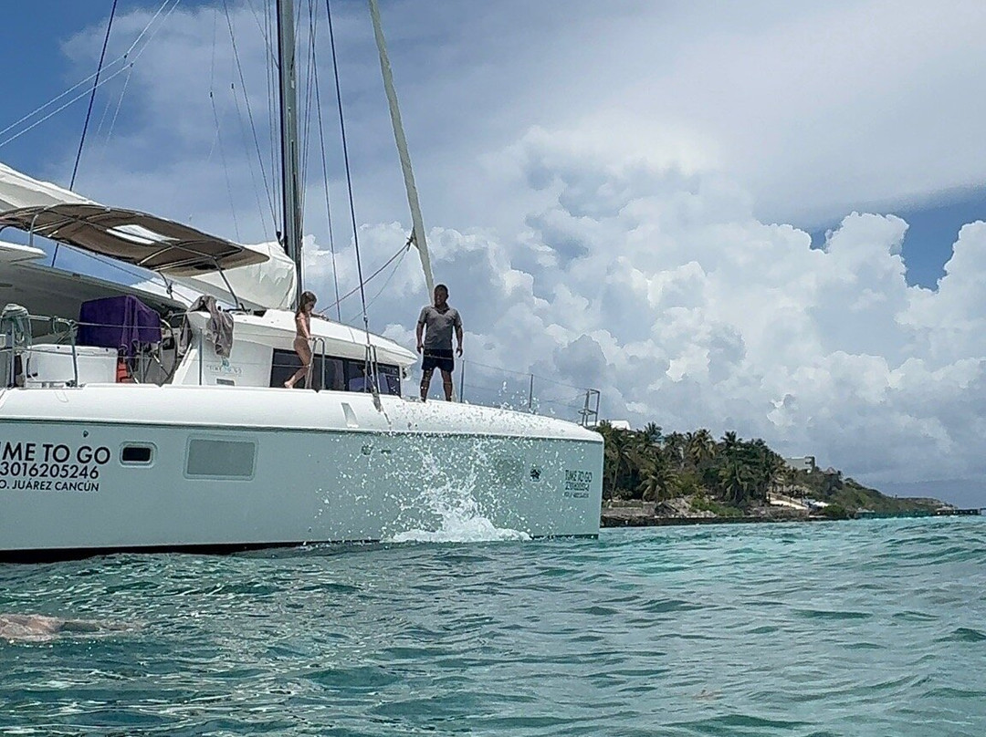 Time To Go Catamaran - Playa Mujeres-坎昆必去景点