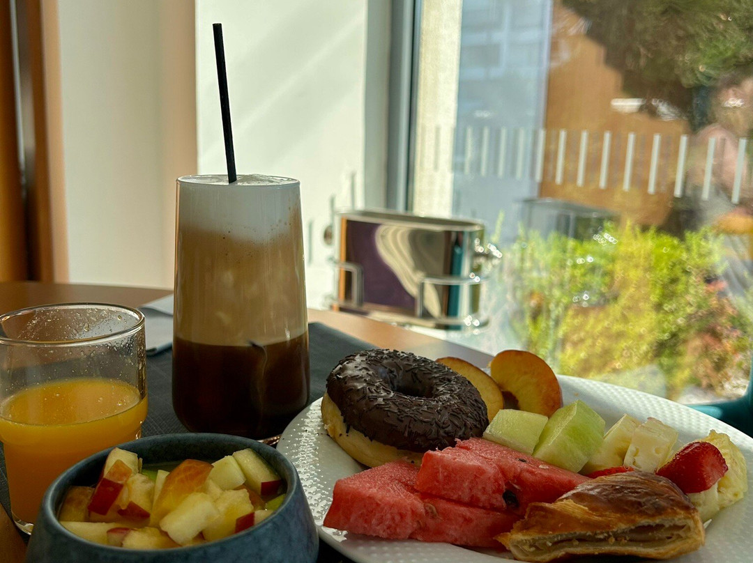 Glyfada Riviera Hotel主图