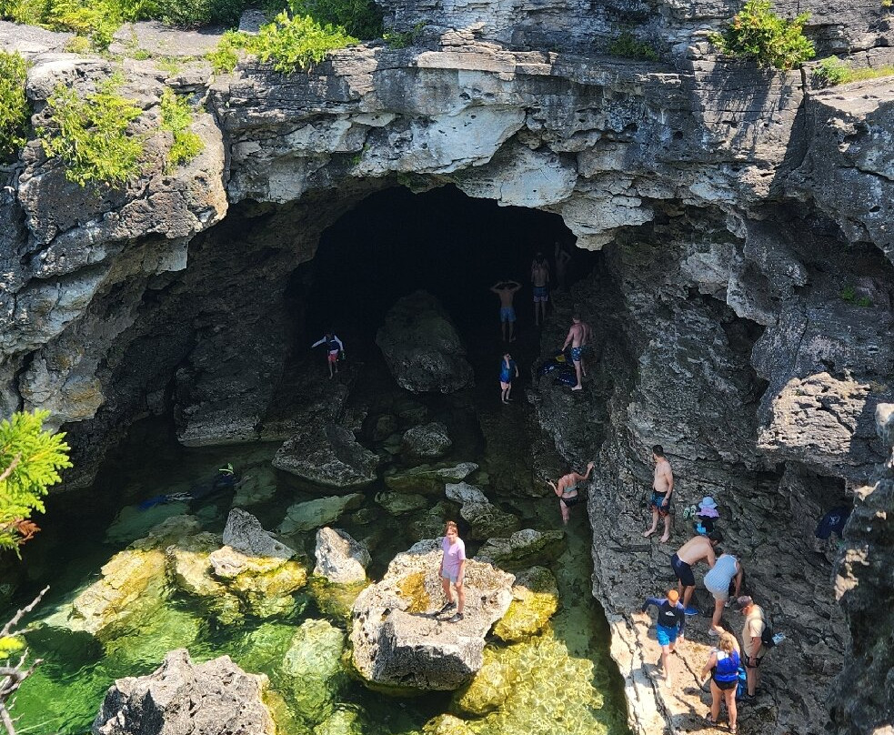 The Grotto-托伯莫里必去景点