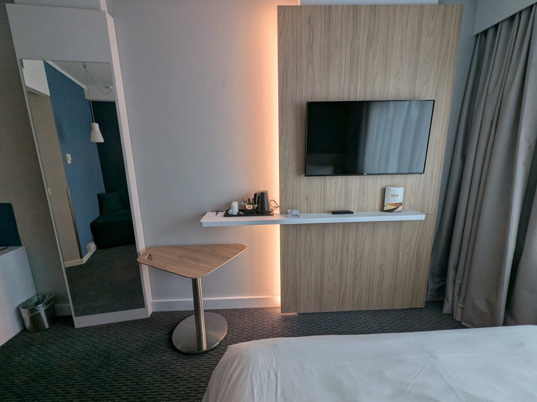 哈瑟尔特快捷假日酒店主图