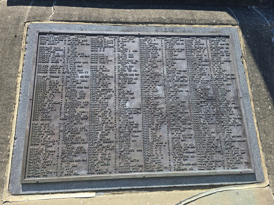 North Alton Confederate Cemetery-奥尔顿塔必去景点