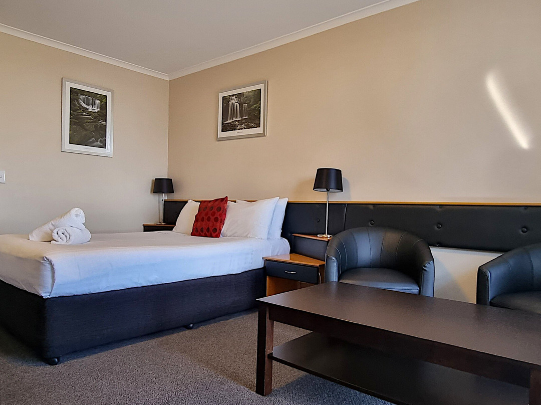 康莫丽晶酒店主图