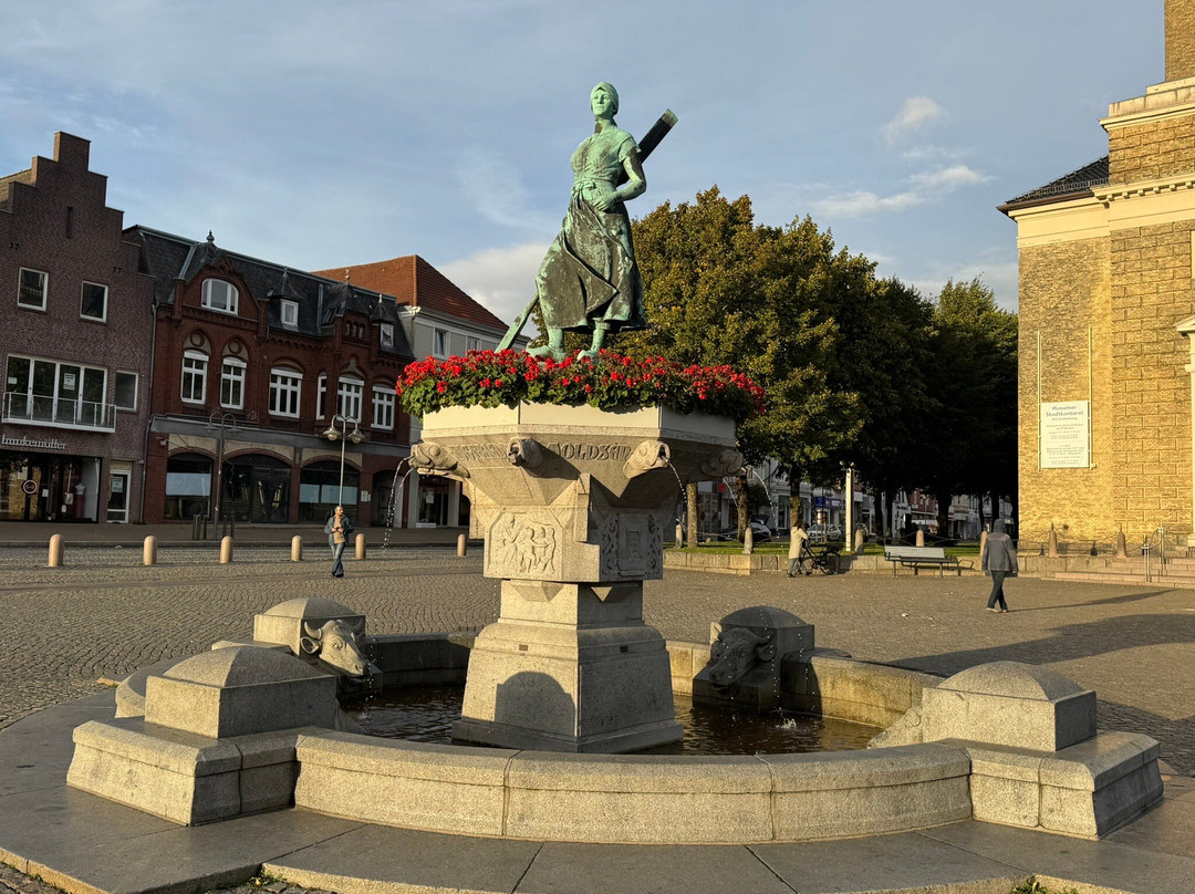 Asmussen-Woldsen-Denkmal-Husum必去景点