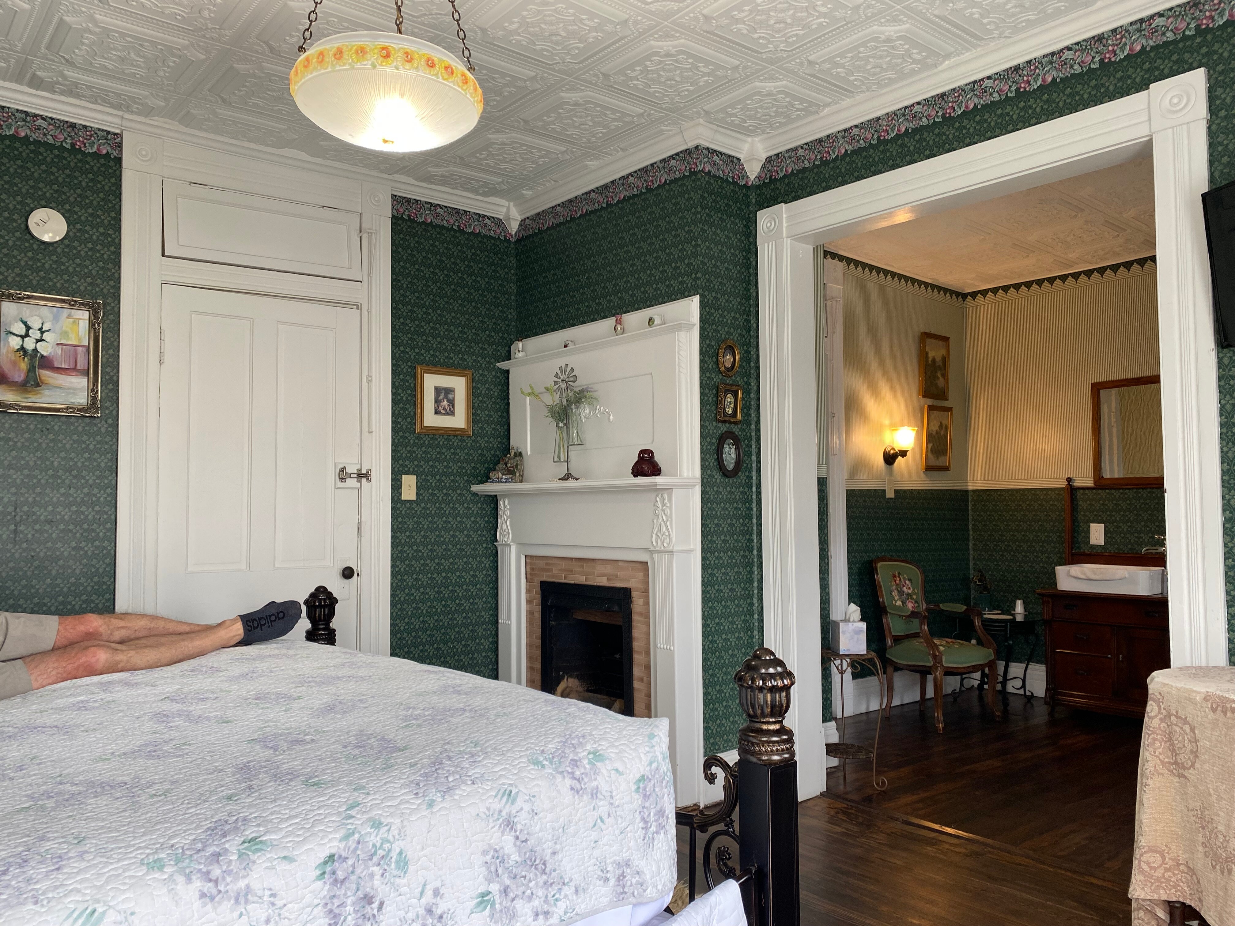 The Victorian on Main-客卧