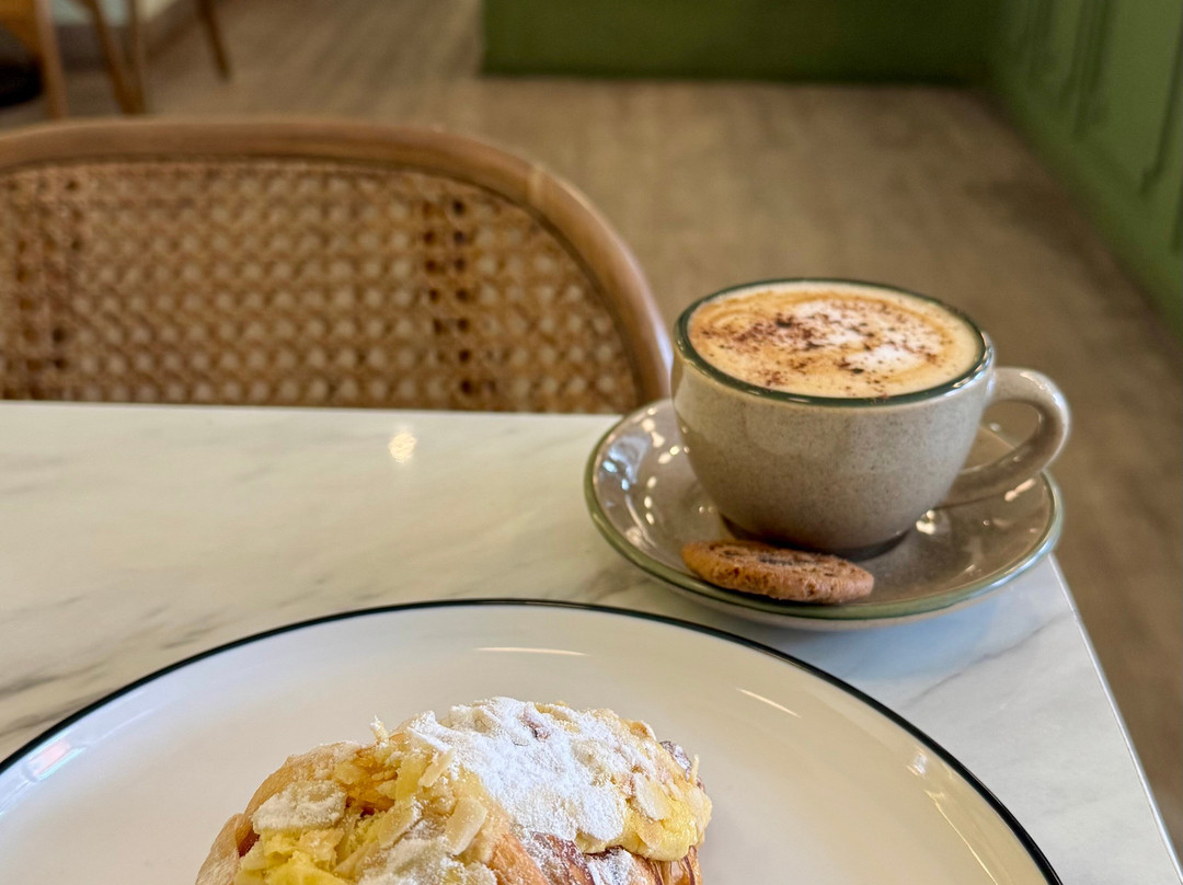 Tata All-day Brunch And Coffee