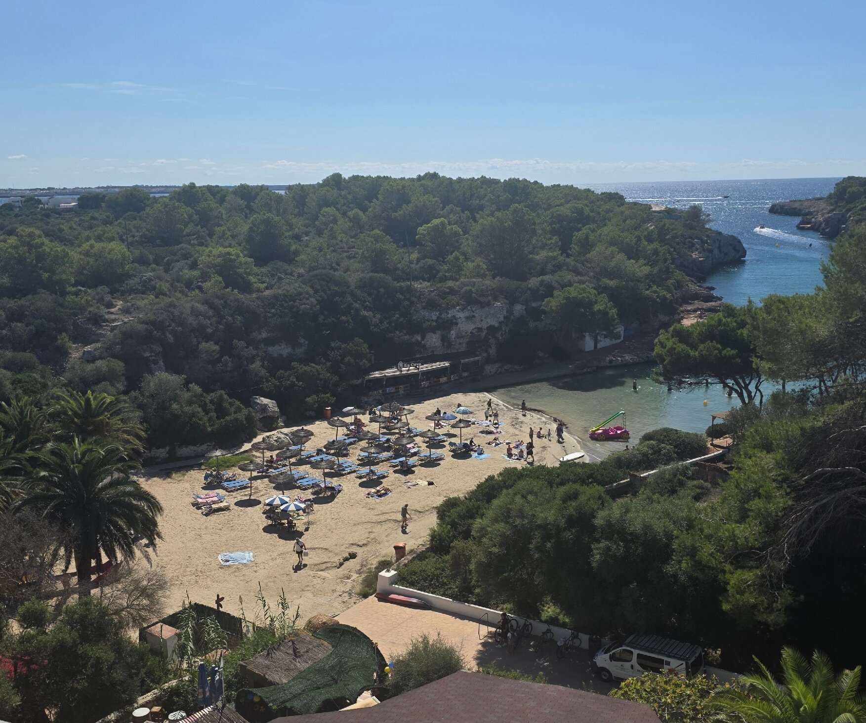 Globales Cala'n Blanes-官方