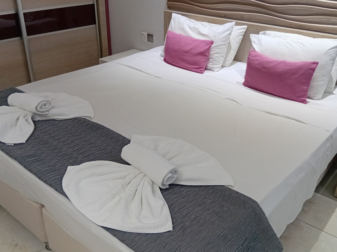 Loutsiana Hotel Apartments主图