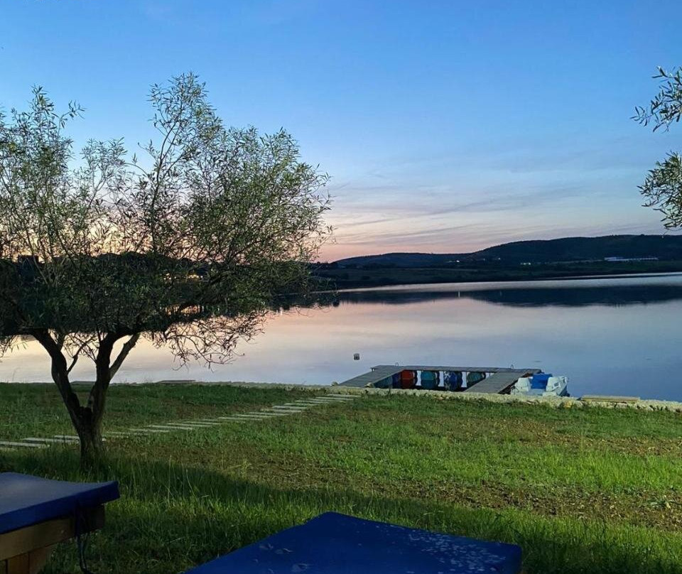 Shtepiza Lio Liqeni Merhojes