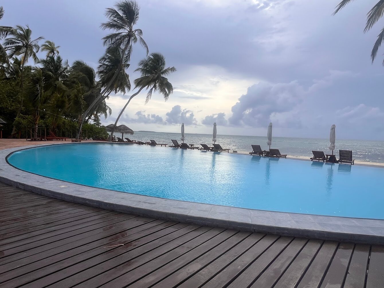 曼德芙岛度假村-泳池