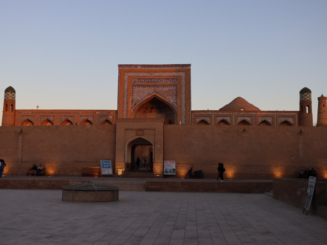 Mohammed Rakhim Khan Madrassah-希瓦必去景点