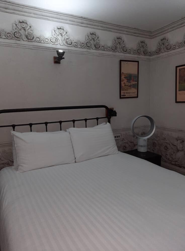 The Black Hole-客卧