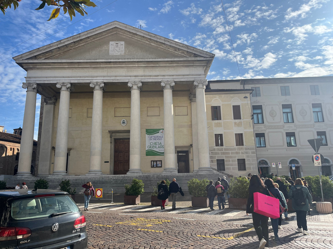 Cattedrale di San Pietro Apostolo-特雷维索必去景点