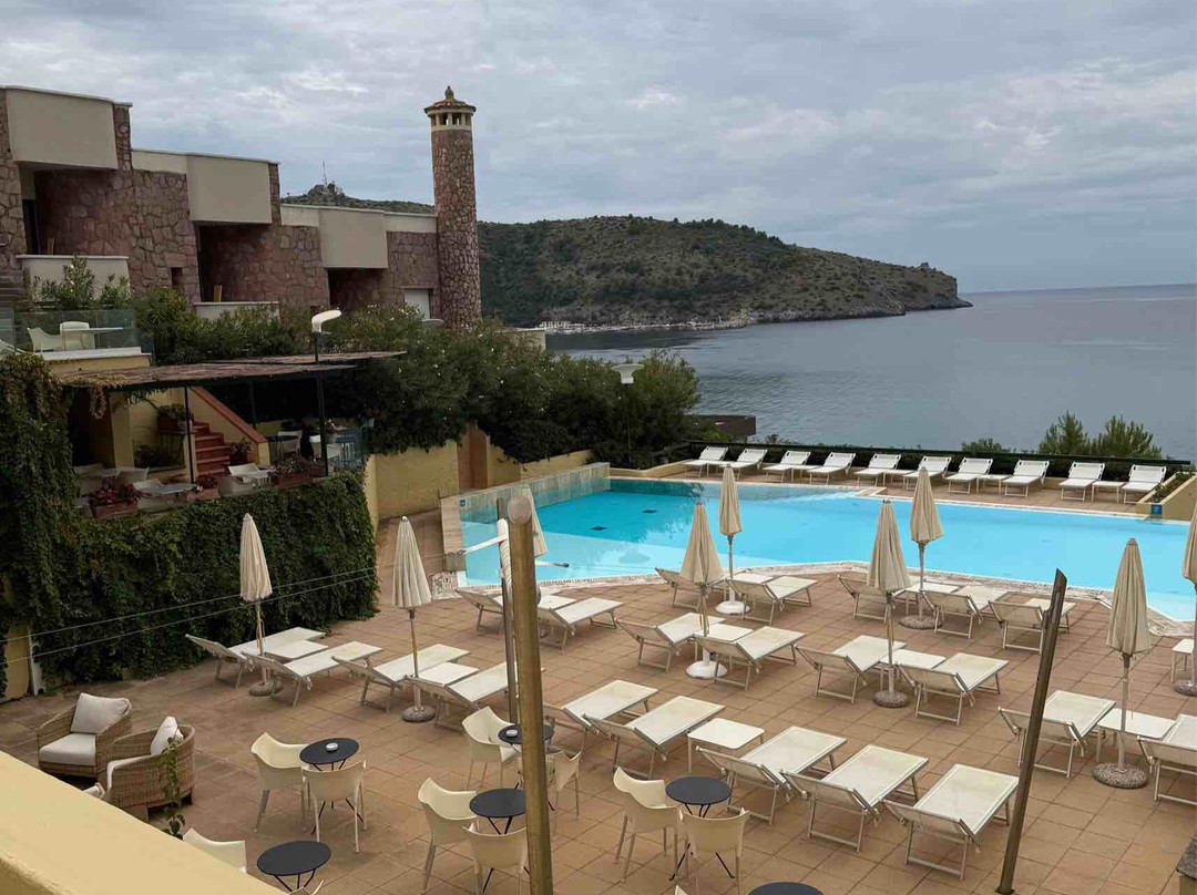 桑皮耶特洛大酒店主图